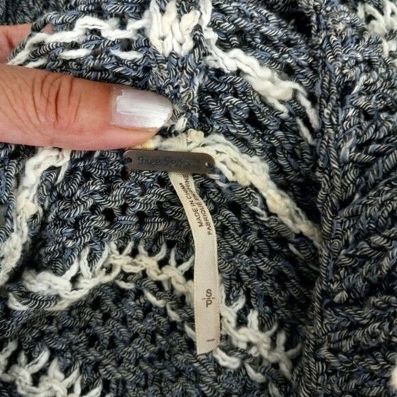 FREE PEOPLE Loose Cable Knit Sweater Tassels Stripes Boho Transitional sz:S/P - Picture 7 of 8